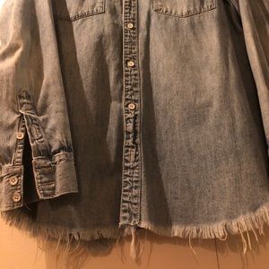 LUCKY BRAND. L/S Denim Shirt w/ Distressed Bottom. Size Large. Boyfriend Fit.